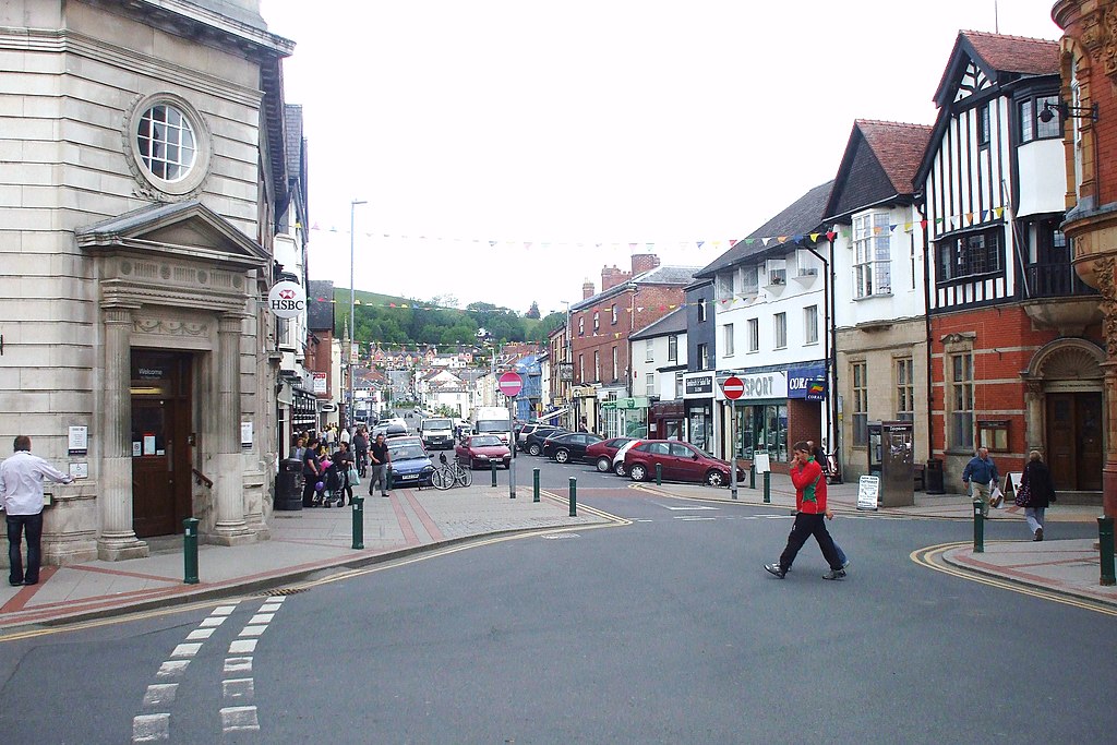 Broad_St.,_Newtown_-_geograph.org.uk_-_2503099