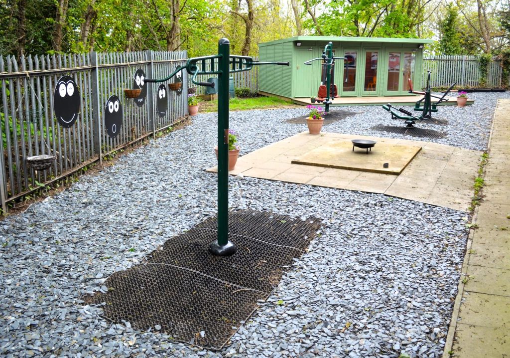 EiriasOutdoor4
