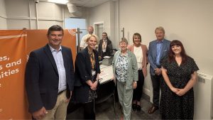 Jane Hutt MS visit to Abergavenny Community Connect outlet